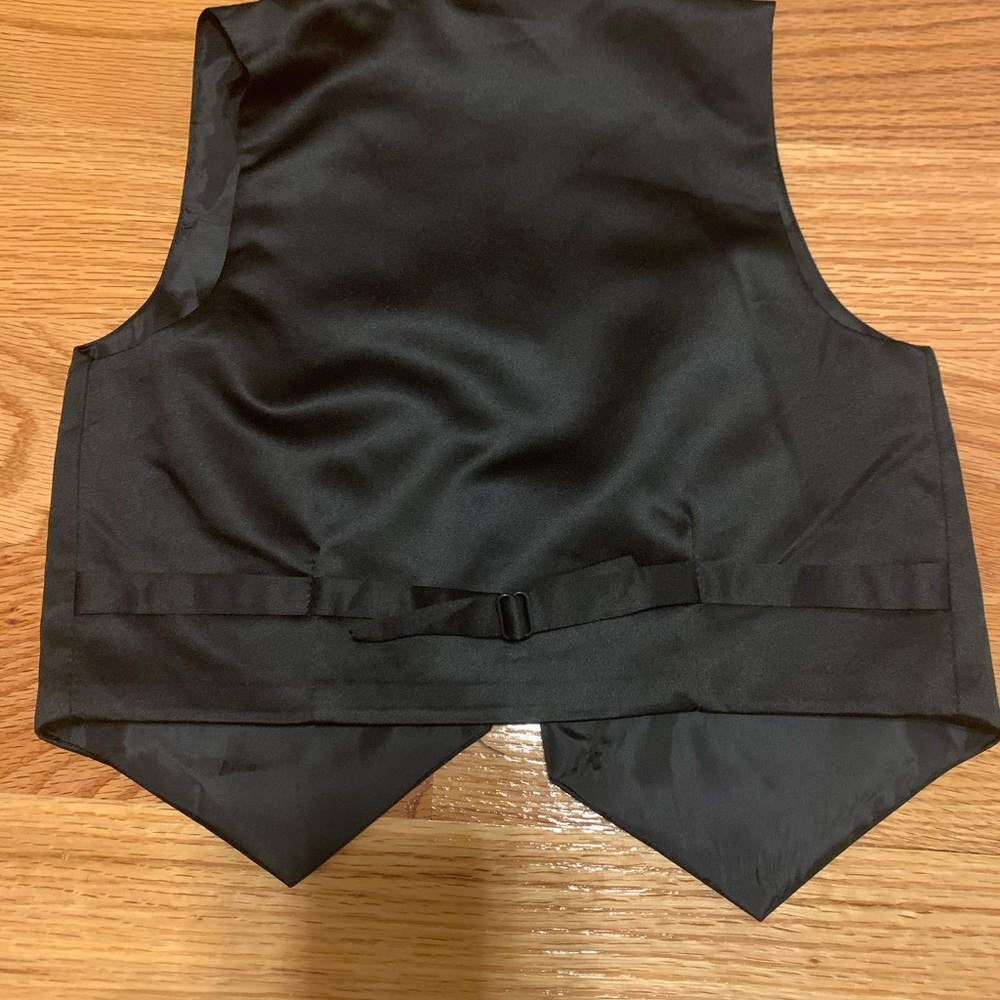 Suits - Picture 2 of 8